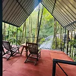 River Splendour Home Stay