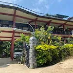 Hangover Hostels Ella