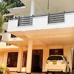 Holly House Homestay
