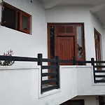 Holly House Homestay