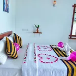 Onestar Ella