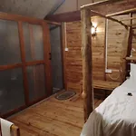 Lamiaceae Wood Cabin
