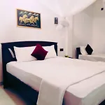 Royal Grand Guest Inn Ella