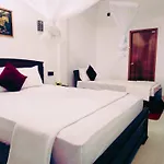 Royal Grand Guest Inn Ella
