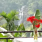 Dimuthu Home Stay