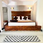 Ella Family House