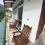 Ella Aura View Homestay