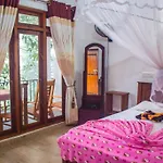 Amado Homestay Ella