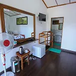 Ella Rawana Den Hotel