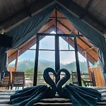 Ella Lovers View Cabins