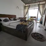 Rock Paradise Homestay