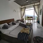 Rock Paradise Homestay