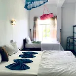 9 Arch View Rest Inn