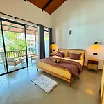 Ella Inn Hotel