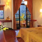 Grand Ella Motel