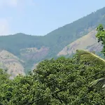 Anura Guest Inn
