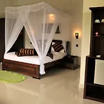 Ella\'S Edge Resort