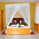 Ella\'S Edge Resort