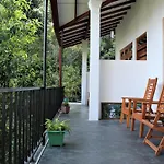 Amado Homestay Ella