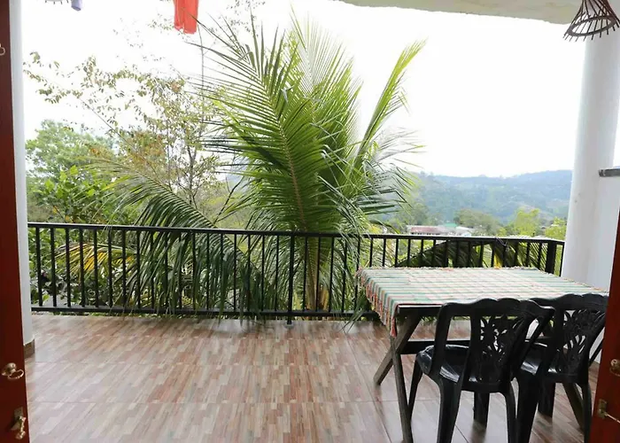 Ella Cloud Castle Homestay