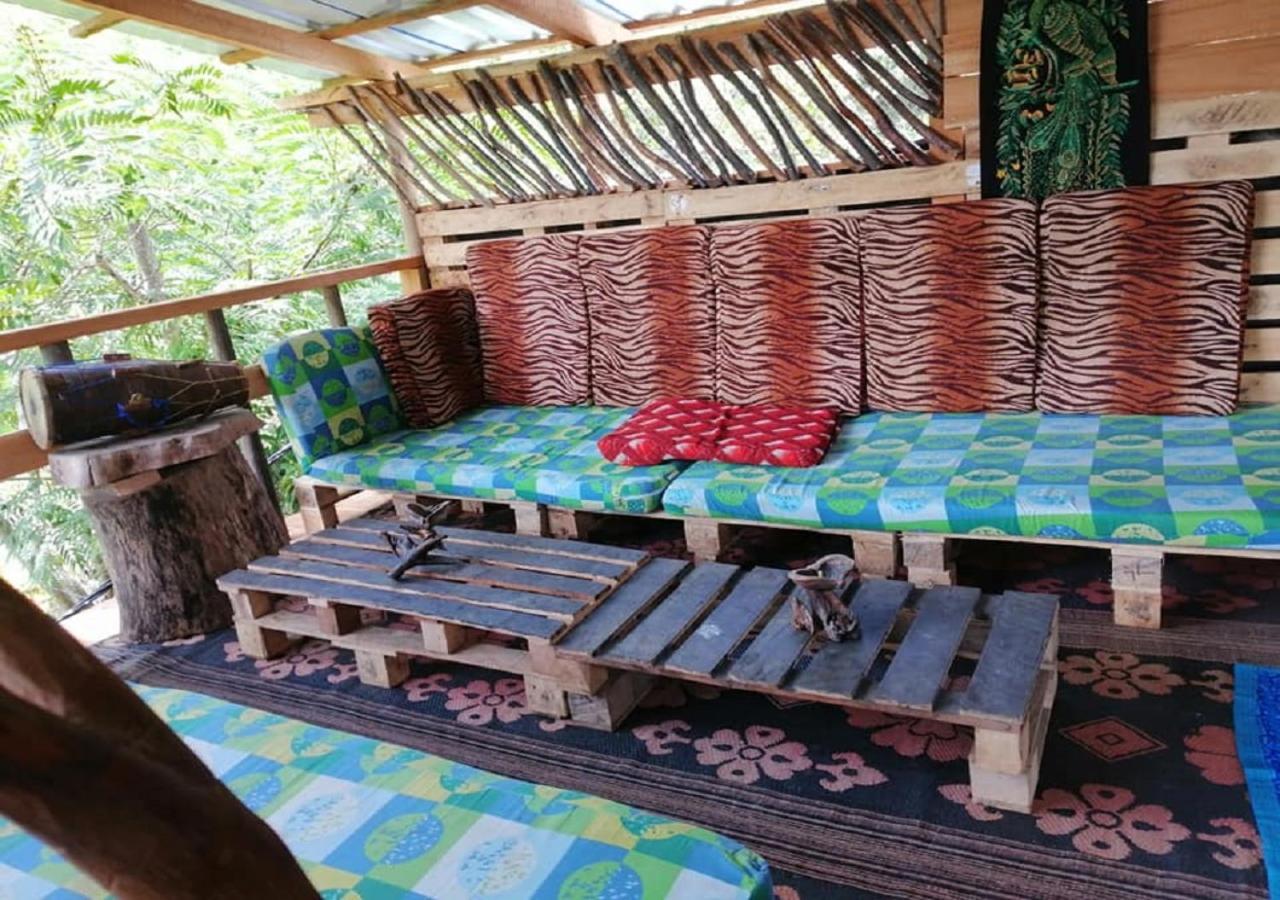 Hostel Tree House Cafe Ella