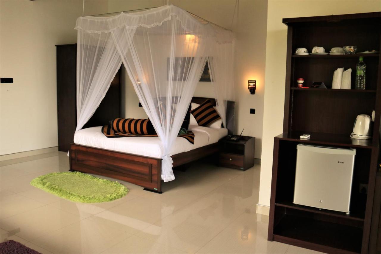 Ella's Edge Hotel *