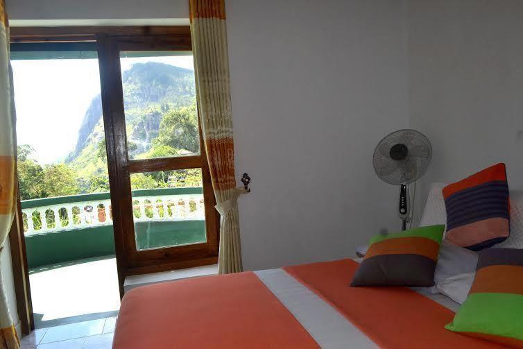 Rock View Hotel *