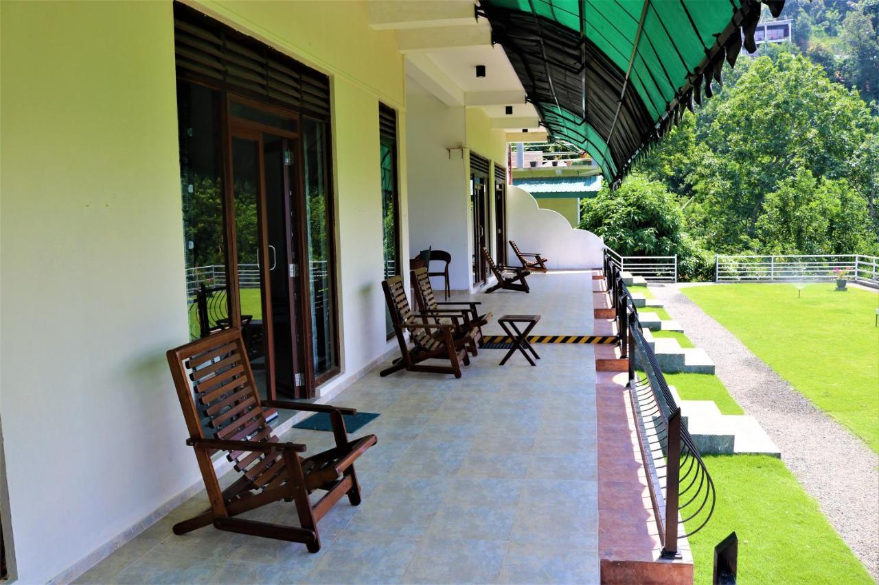 Ella's Edge Hotel *