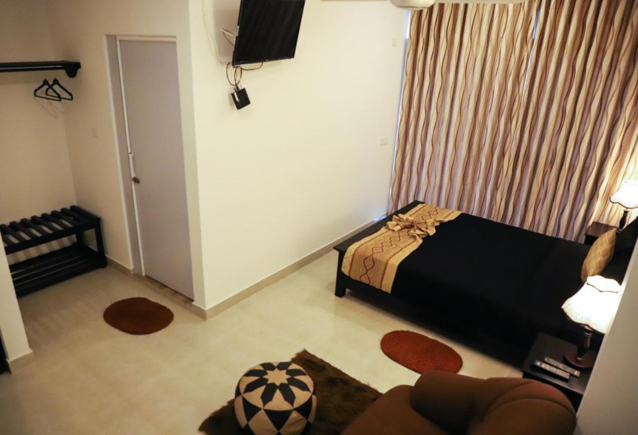 4 Aces Hotel