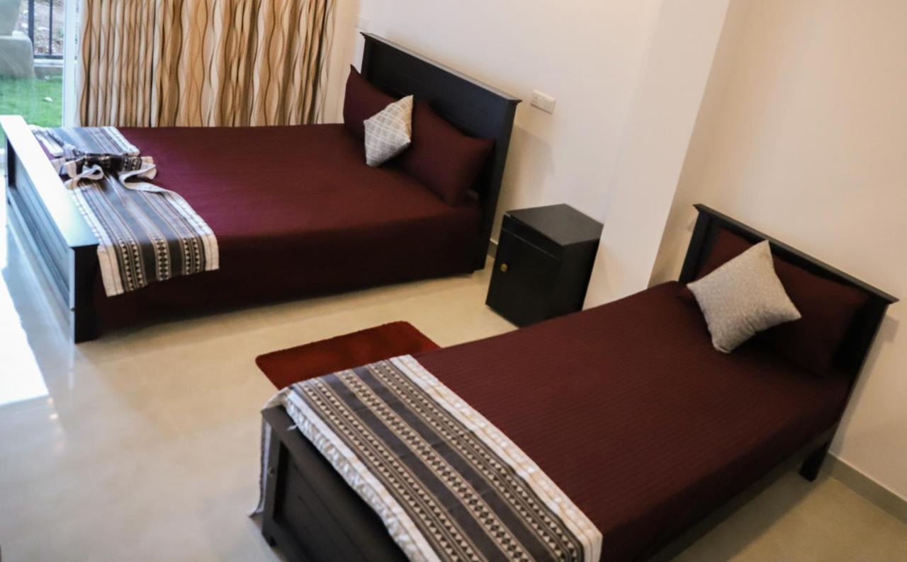 4 Aces Hotel