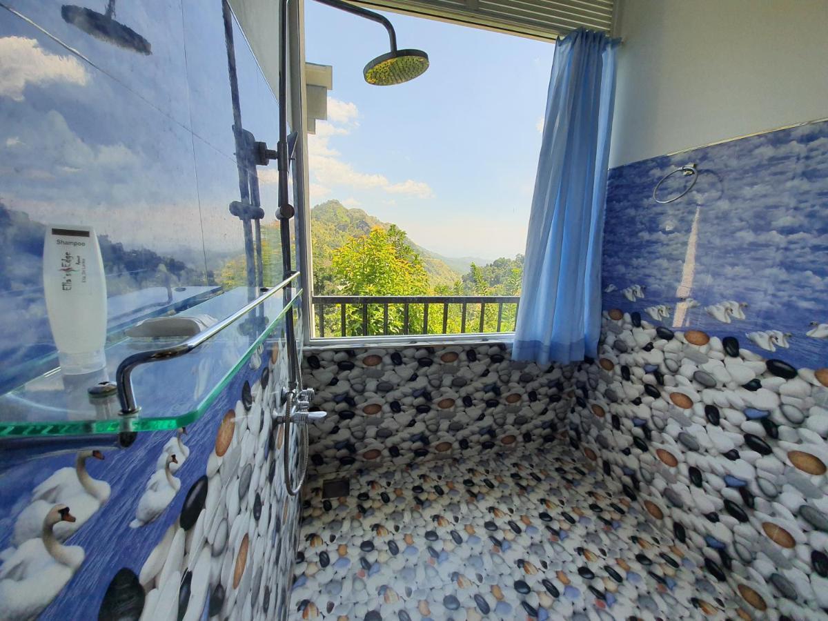 Ella's Edge Hotel *