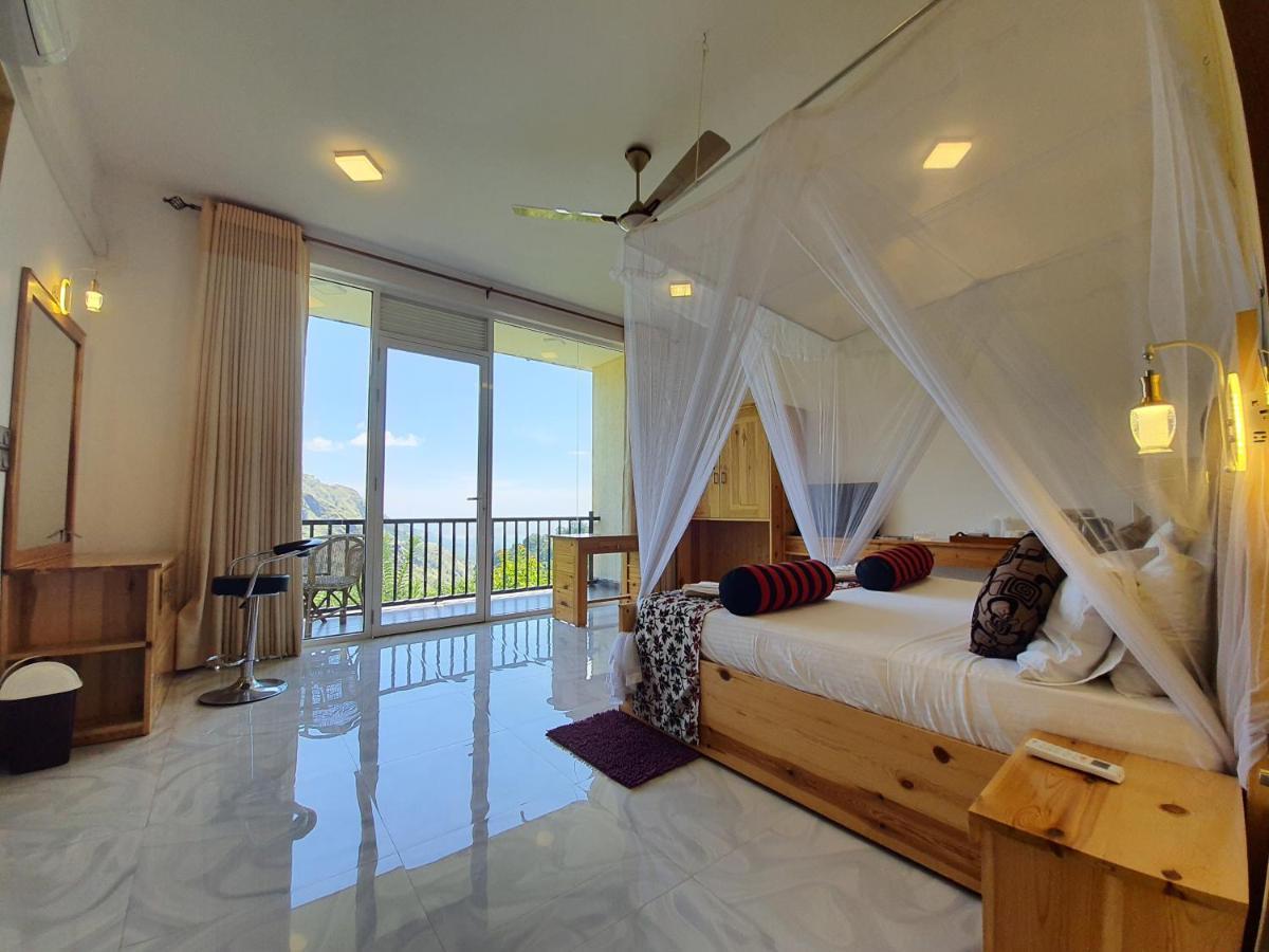 Ella's Edge Hotel *