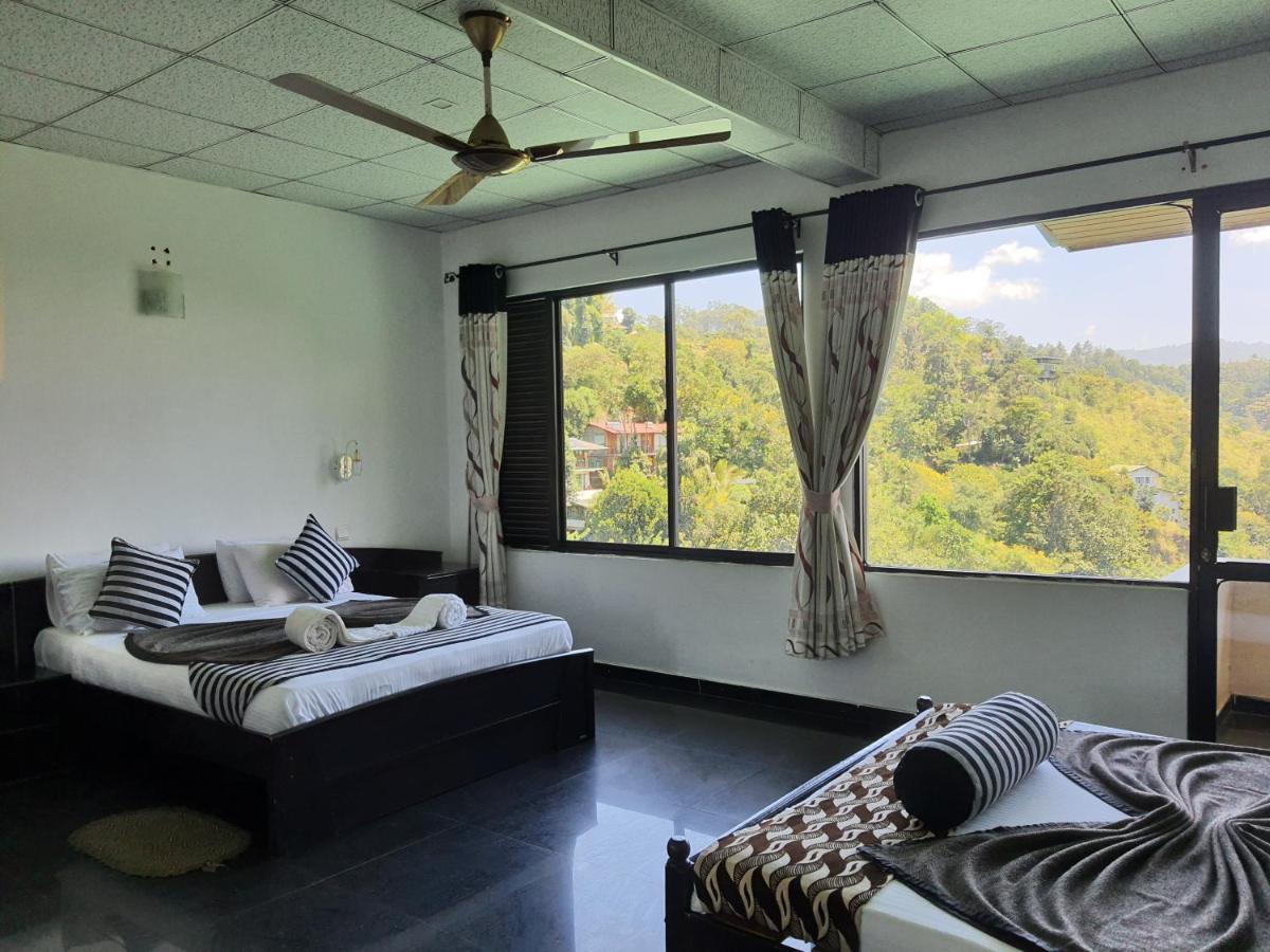 Ella's Edge Hotel *