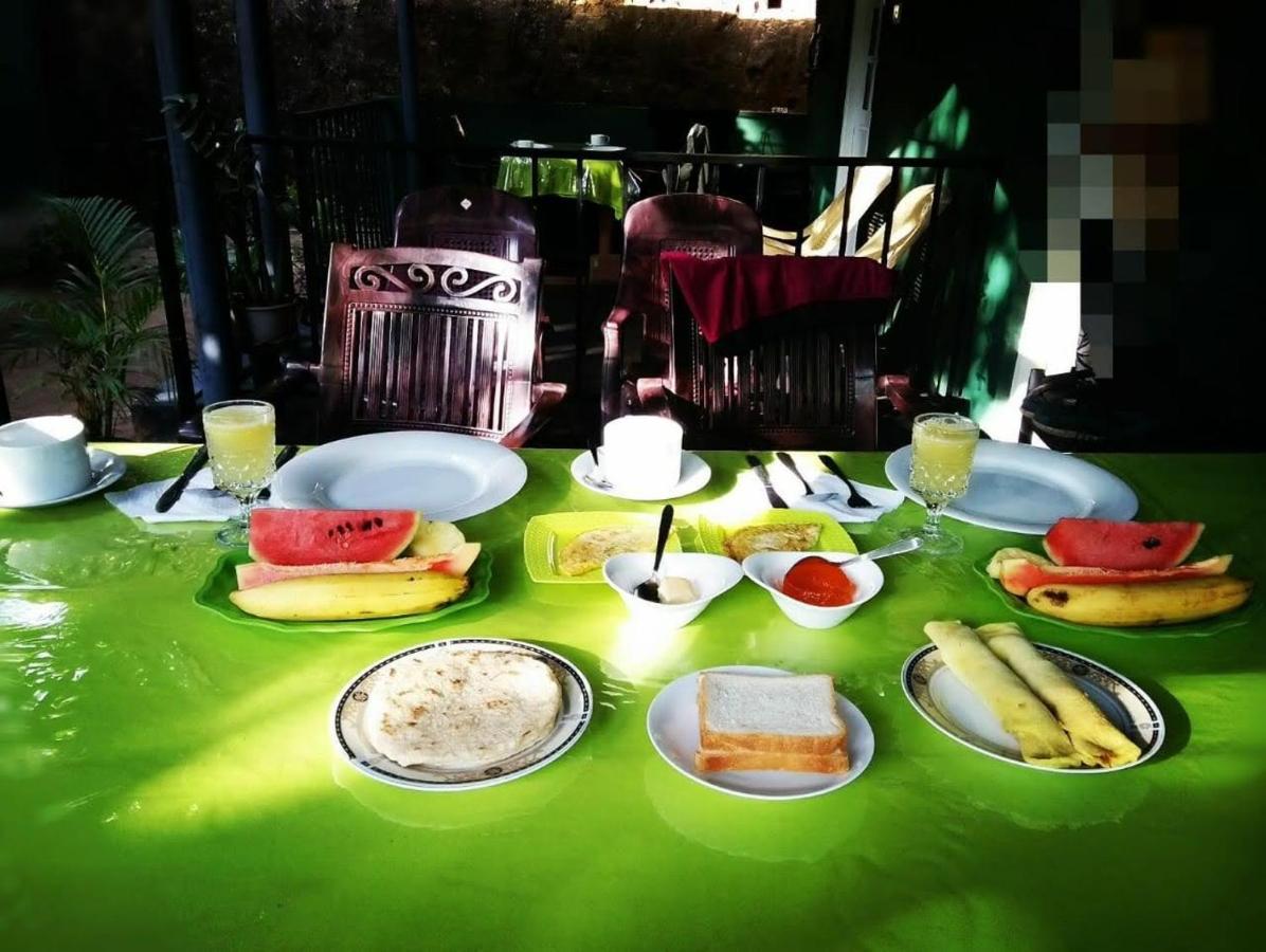 Lantern Bed & Breakfast 2*