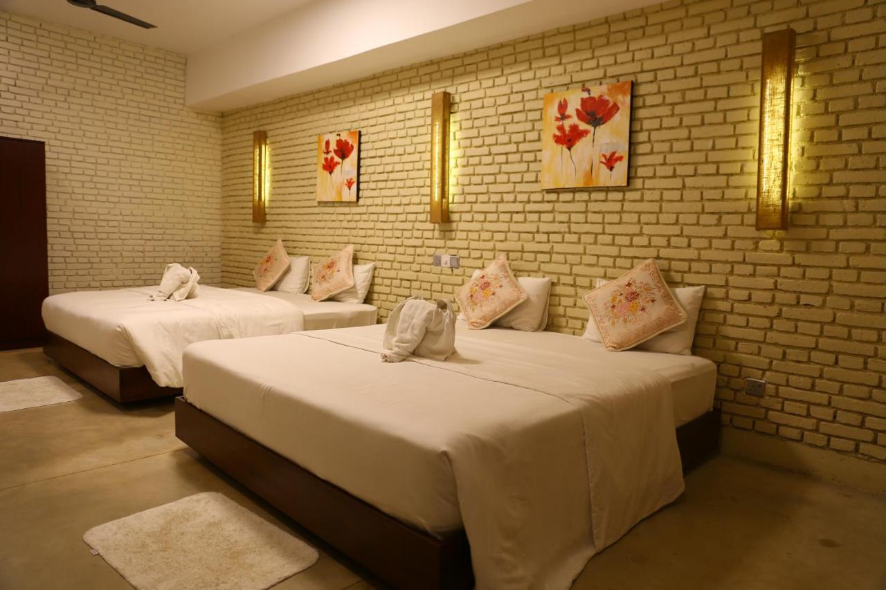 Hillcrest Bed & Breakfast 2*
