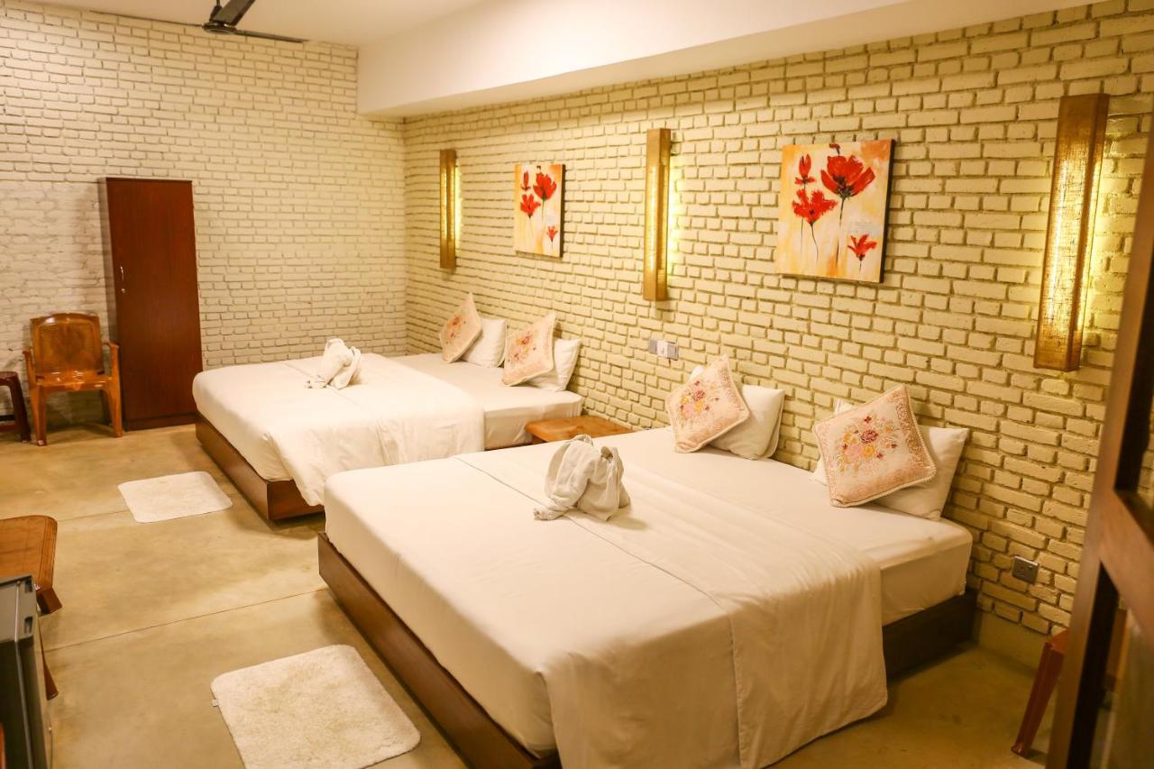 Hillcrest Bed & Breakfast 2*