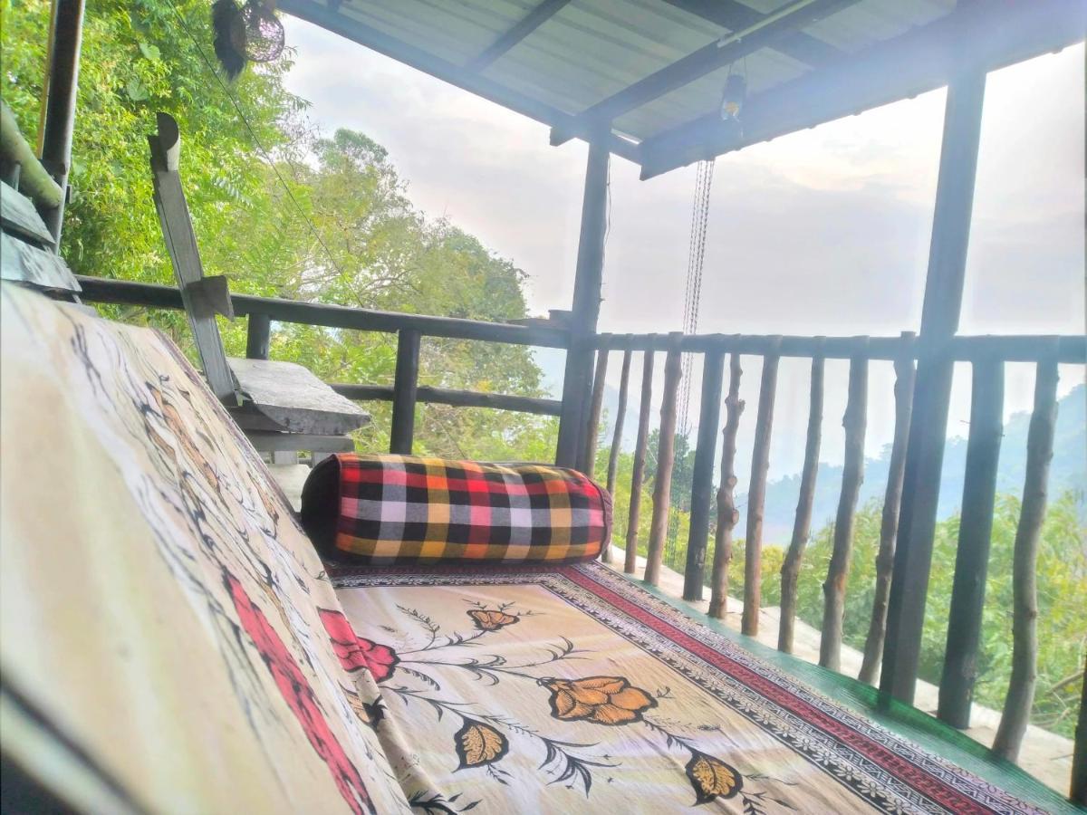 Wooden Bed & Breakfast *