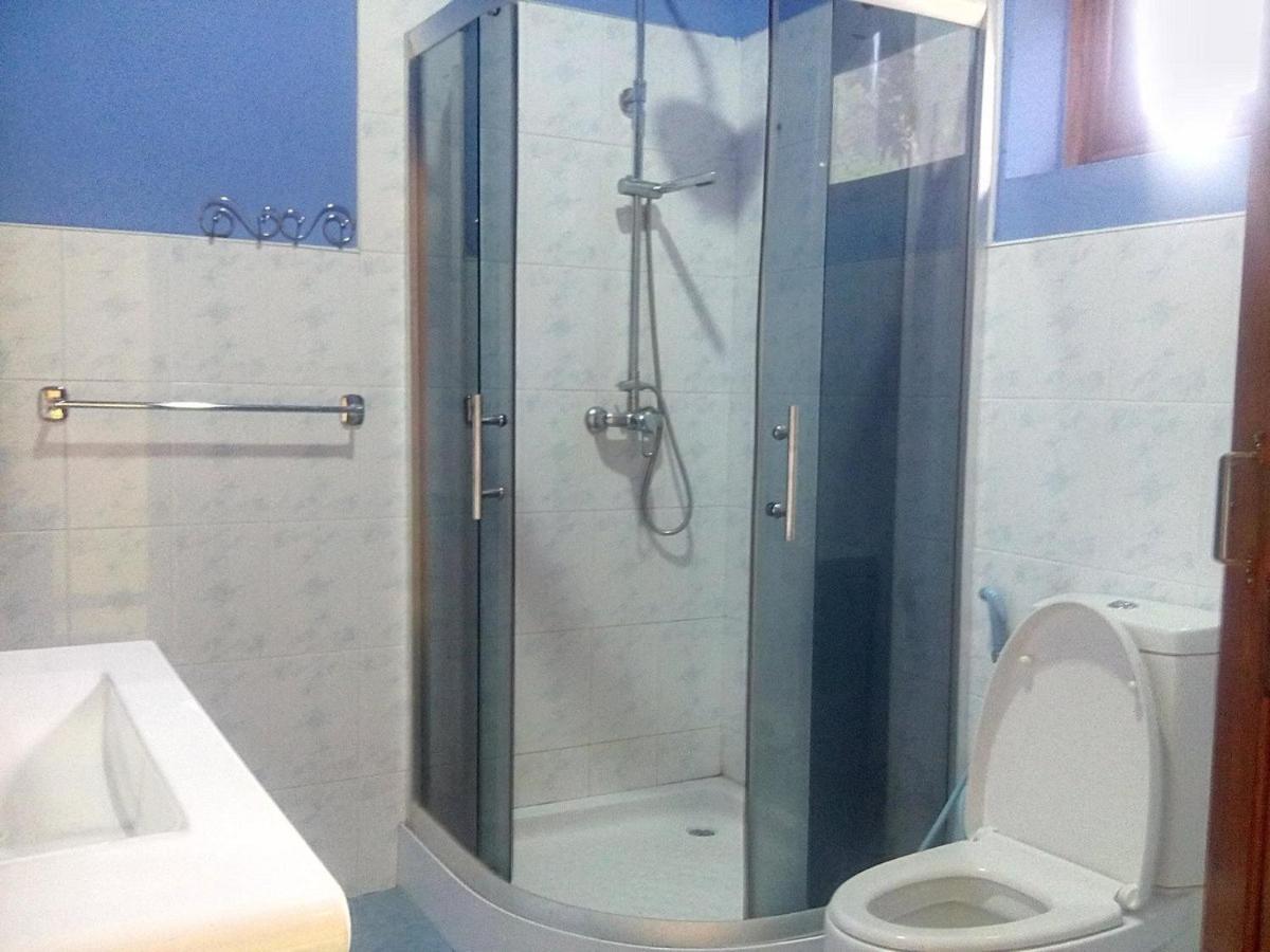 Hostel Hangover Hostels *
