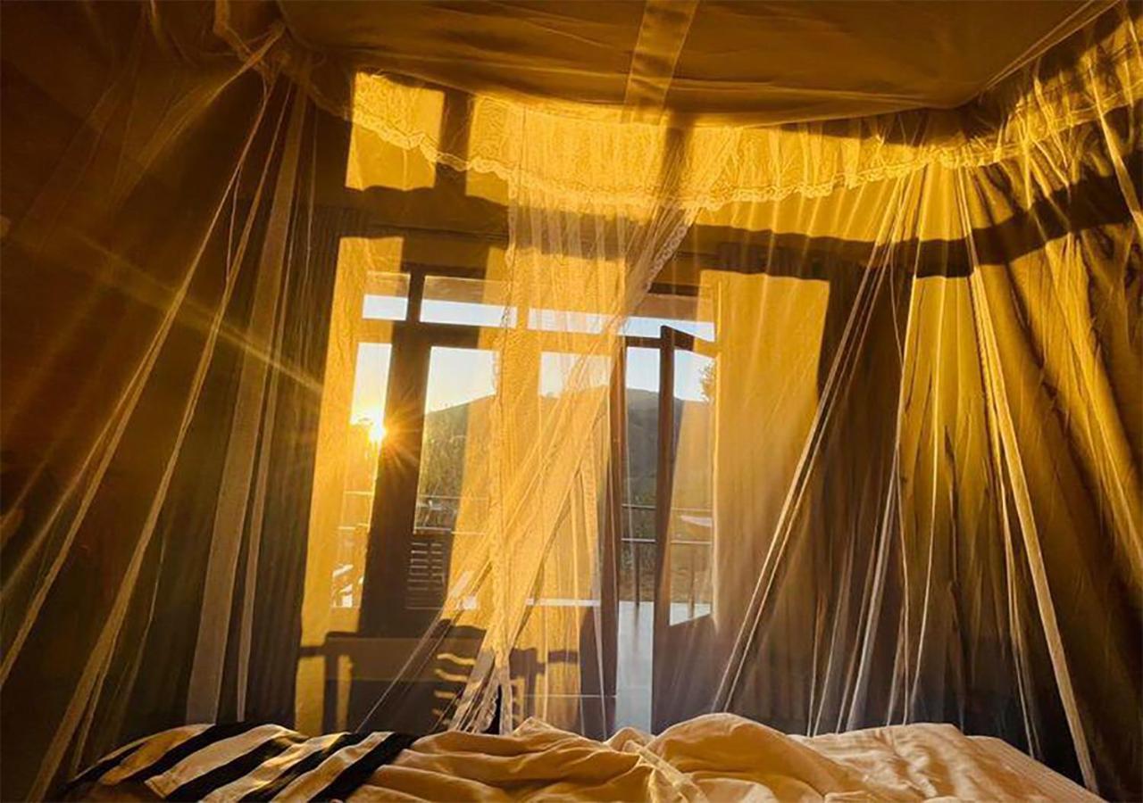 Bed & Breakfast 100 View