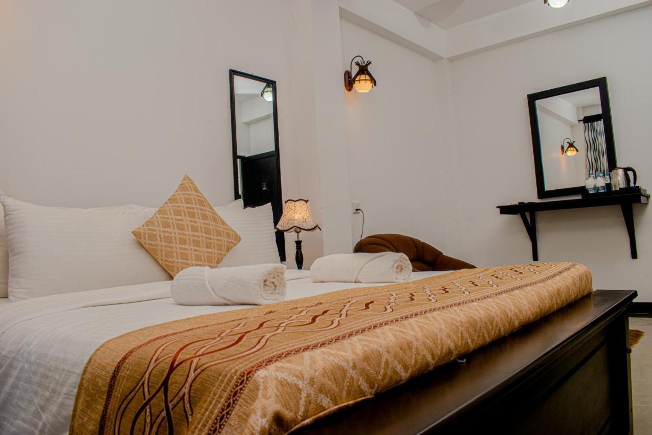 4 Aces Hotel