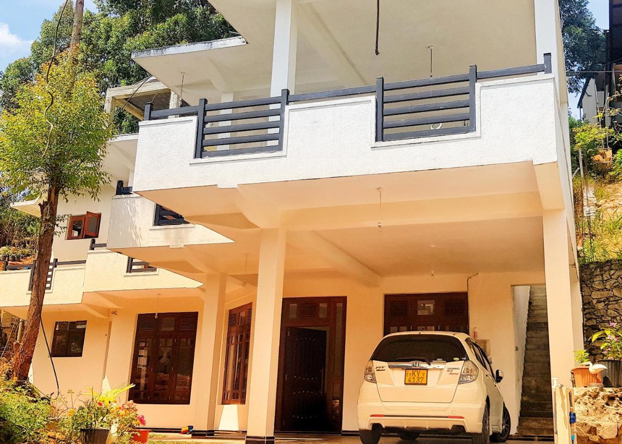 Homestay Holly House Ella