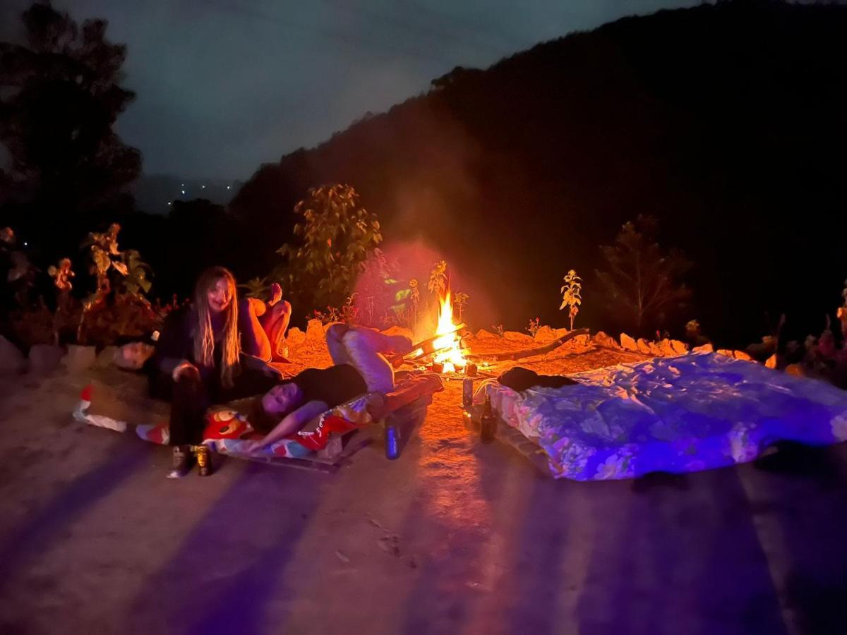 Freedom Camp Luxury tent *