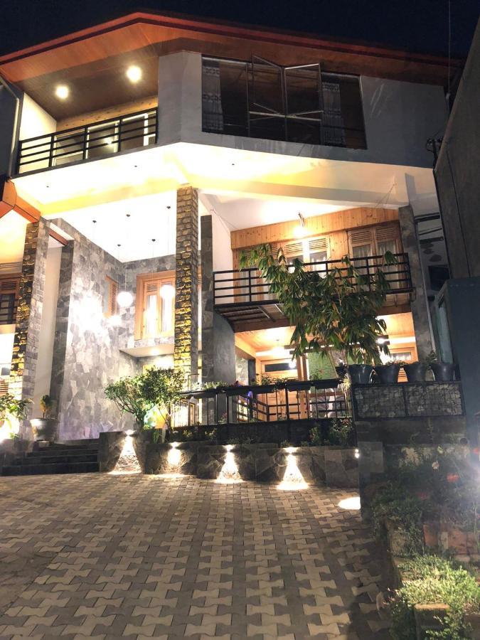 Hotel 3 Arch