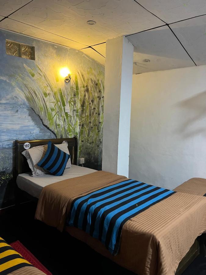 Hostel Noname And Cafe