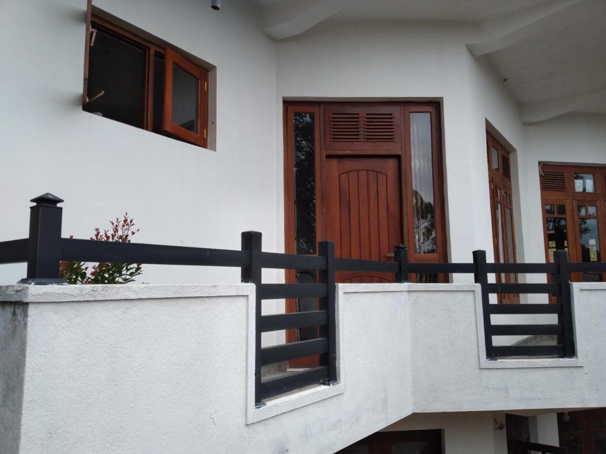 Holly House Homestay