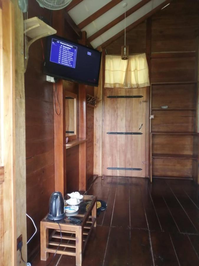 Barn Hills Lodge *