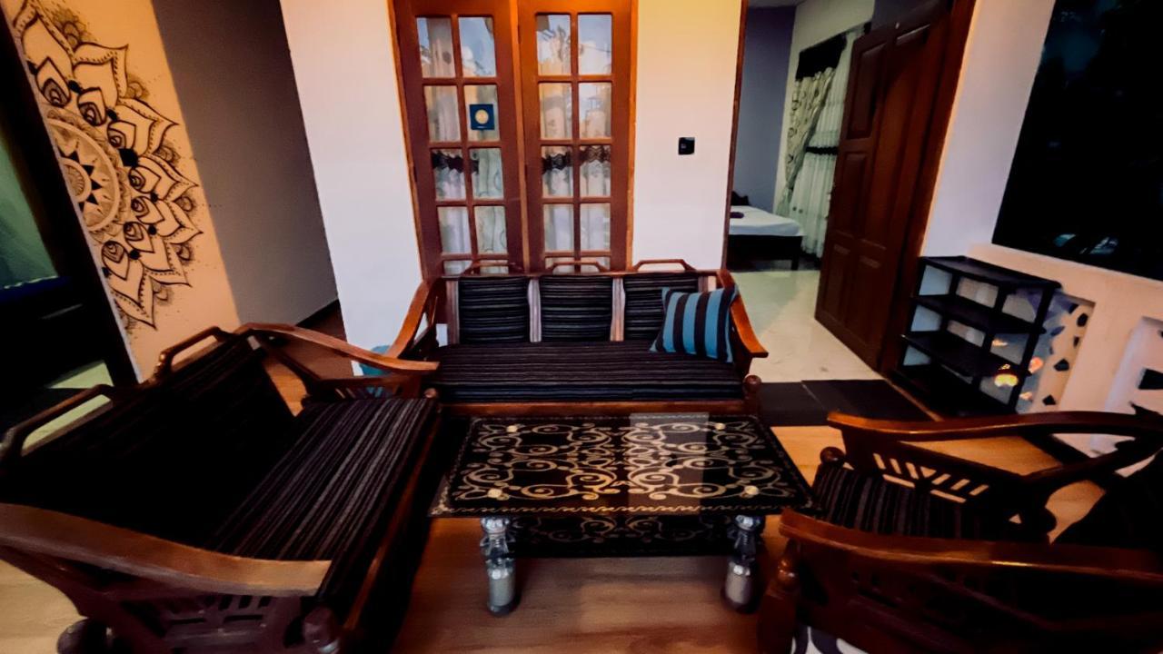 Adhi's Place Hotel