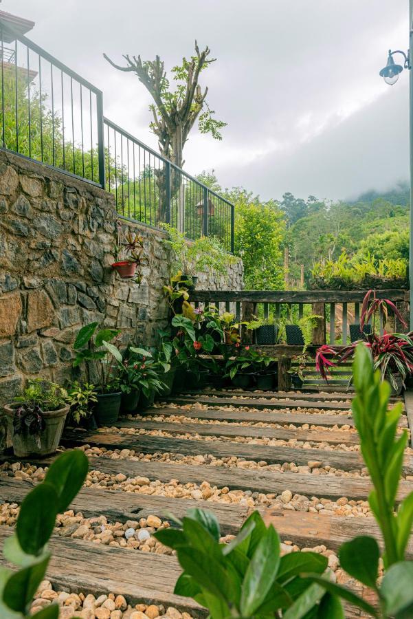 Kithal Station Hotel *