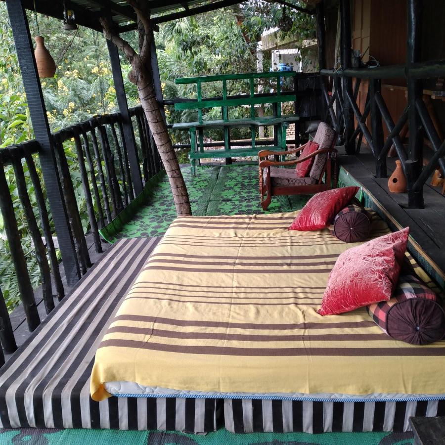 Bed & Breakfast Wooden *