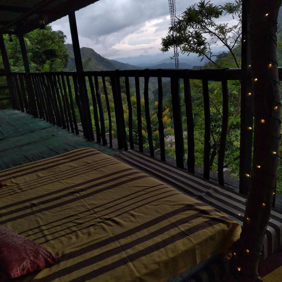 Bed & Breakfast Wooden *